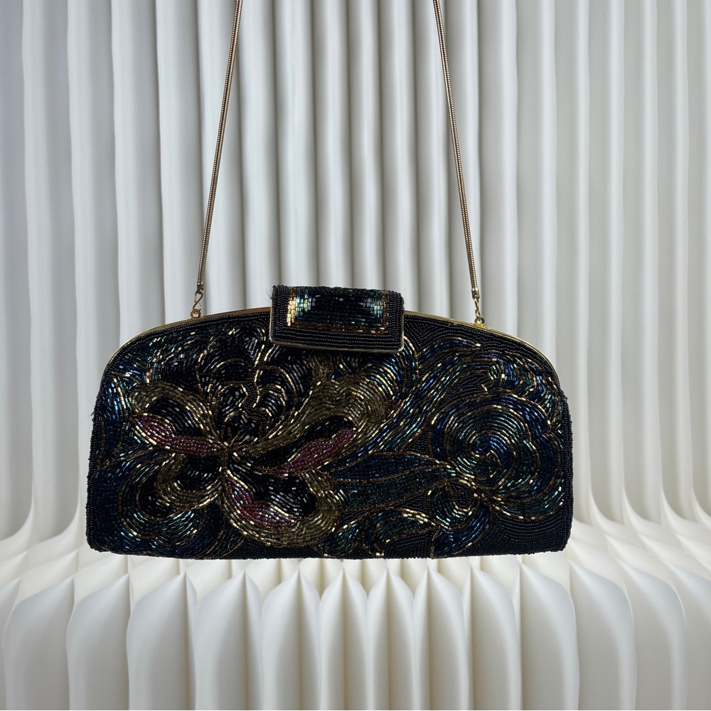 Elegant Beaded Clutch with Gold Accents - Picture 4 of 15